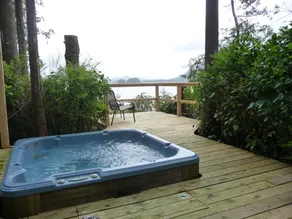 CedarView Haus, Tofino B.C. - Image 3