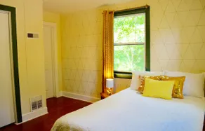 Charming, Peaceful Apartment Close to Downtown - Image 3