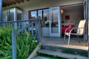 Cove Beach Apartment 1 - Image 4