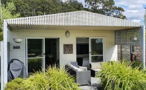 Goat Island Bungalow - Image 2
