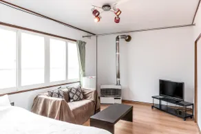 95㎡ / private house / max 9ppl / one free parking - Image 2