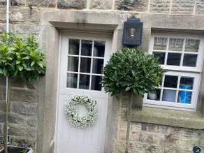 Luxury Boutique Cottage - Image 4