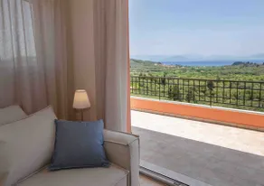 Spacious House with extraordinary view in Corfu - Image 4