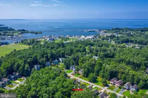 Walking Distance to Marinas & Main St! - Image 3