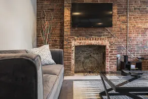 Historic 1800s Kingston Waterfront Townhouse - Image 4