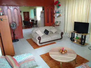 2 bedrooms, top floor, parking, garden. - Image 3