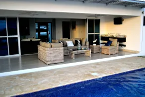 Villa Helena - Luxury Retreat - Image 3