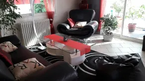 detached house, upstairs apartment, all connected - Image 5