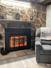 Cozy and Peacefull Cottage, 5 Min to EBT Railroad - Image 3