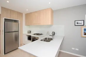 Elite elegance 2BR@Hamilton APT with Parking - Image 5