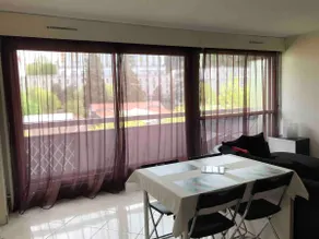 Beau T2 face aux Thermes - Av Royat - Image 4