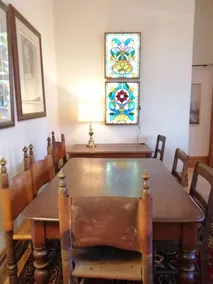 McQueen House: 4BR antique luxe with WiFi - Image 4