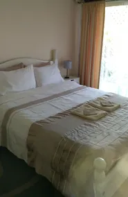 Private, separate, ground floor rooms. - Image 5