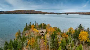 Anam Cara Cabin: Magical retreat on idyllic lake. - Image 2