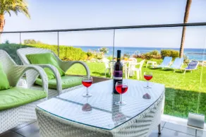 Beach Front Apartment With Garden - Image 5