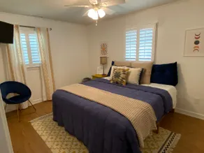 “Beach Ballin” Cozy Home 1m to Beach + Fire Pit - Image 5
