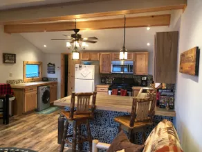Lakefront Getaway - Relax & recharge on Song Lake! - Image 4