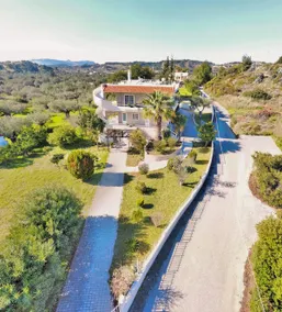 Villa Olive Grove, Estudio Superior - Image 2