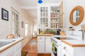 Charming 2BD Cottage | HGTV | Top-Rated | Yard - Image 4