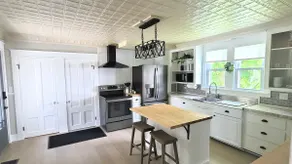 Farmhouse Oasis |Washer/Dryer| Fireplace - Image 4