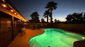 Fun in the sun/pool/great outdoor space/games/golf - Image 4