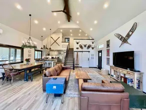 Modern Camp 12 Chalet 3bd,2bth, w/AC,Hot tub/WIFI - Image 3