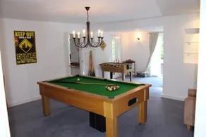 Large lakeside Costwolds stone house with Hot tub - Image 4
