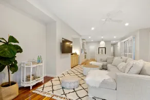 ARANA BEACHFRONT BEACH HOUSE-LUXURY COMFORT STYLE - Image 5