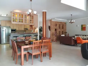 Spacious ground floor apartment in Salinas - Image 2