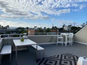 3 Level Home w/Private Rooftop Deck & views - Image 4