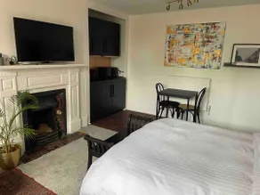 Private 1 bedroom with fireplace - Image 5