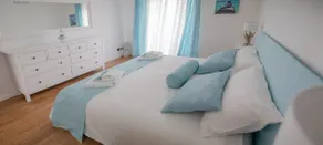 Bay View Apartment - Image 2