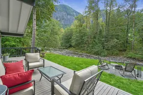 Snoqualmie River Retreat - Image 5