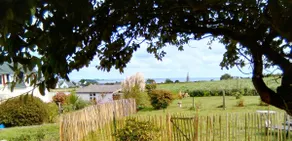 Sea view, with your feet in the grass - Image 2