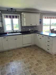 Beautiful 2 Bed Apartment with Water View - Image 4