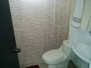 Entire House, 3 Bedroom in a gated neighborhood - Image 5