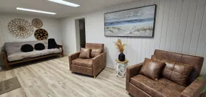 Lakehouse Stay - Image 4