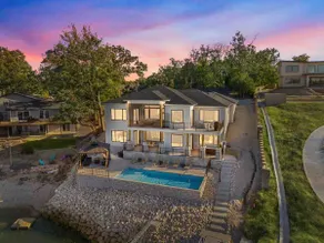 Luxury Lake House Private Pickleball Ct & Pool - Image 5