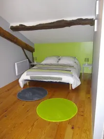 Cottage in a green setting - Image 3