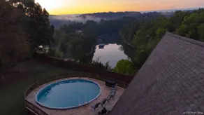 Large lake home with room to play. - Image 3