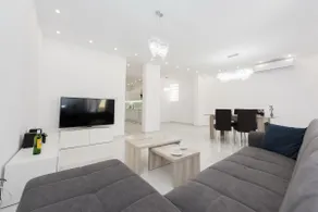 Despina's Luxury apt downtown - Image 4