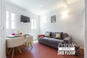 PRIVATE BUILDING, 4 APTS, UNIQUE AT NICE- OLD TOWN - Image 3