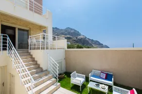 Michaela Beach House, Walk to Beach Shops & Dining, By ThinkVilla - Image 4