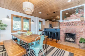 Lakefront Cottage - Best of Both - Image 4