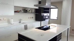 1804 Franklin 3-Bed Penthouse with Rooftop Jacuzzi - Image 4