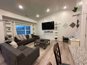 3rd floor condo in Providence - Image 2