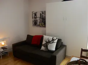 Cosy, compact studio apartment. - Image 2