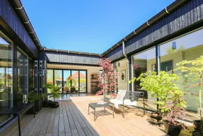 Moderne arkitekt-tegnet atrium hus - Image 5