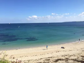 Gylly Beach Falmouth Sleeps 8 only 2 minutes walk to the beach - Image 3