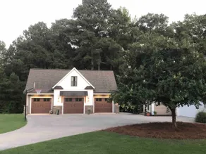 Modern Carriage House - Image 4
